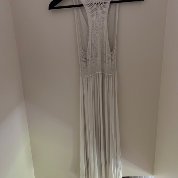 Beach coverup - Picture 3 of 3